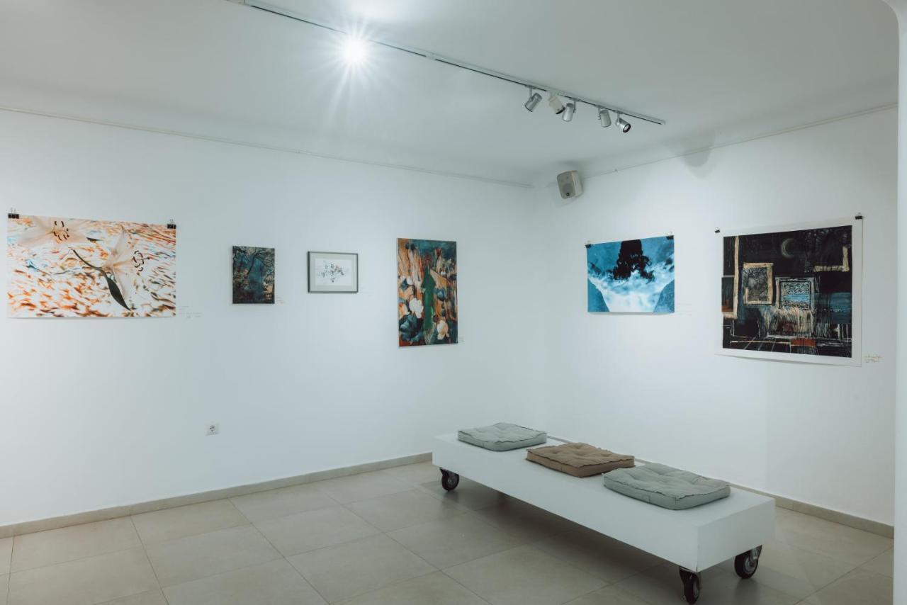 Art Hotel Santorini Pýrgos Buitenkant foto