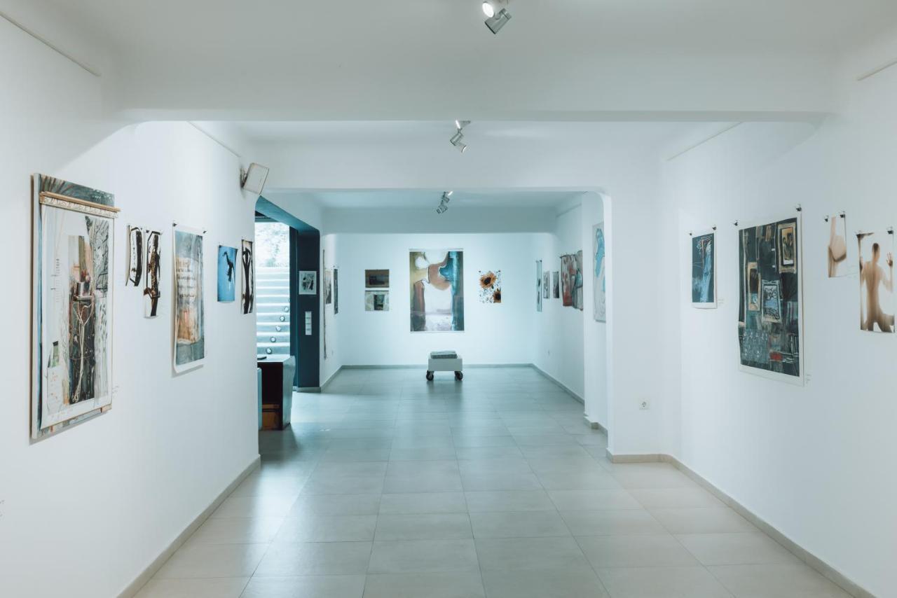 Art Hotel Santorini Pýrgos Buitenkant foto